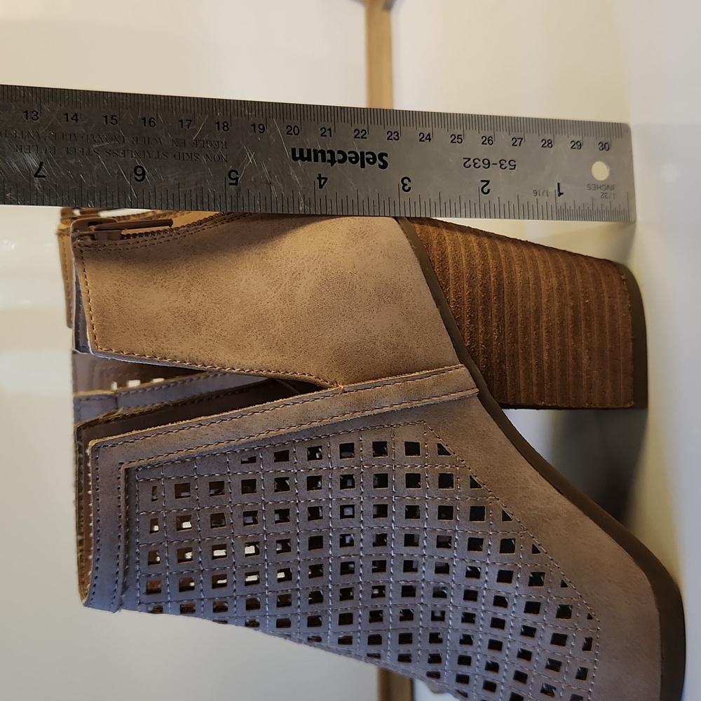 Francesca’s Taupe Peep Toe Cutout Booties – Size 6 - Picture 8 of 11